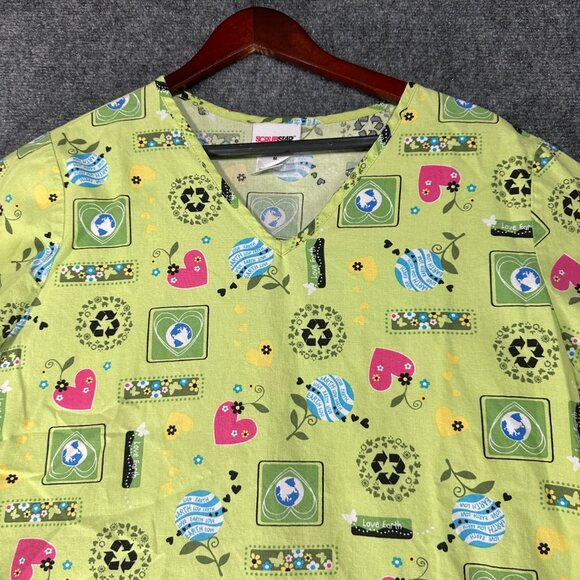 ScrubStar Top Size Medium  Short Sleeve Pockets V Neck Green Earth Heart Print - Picture 6 of 9